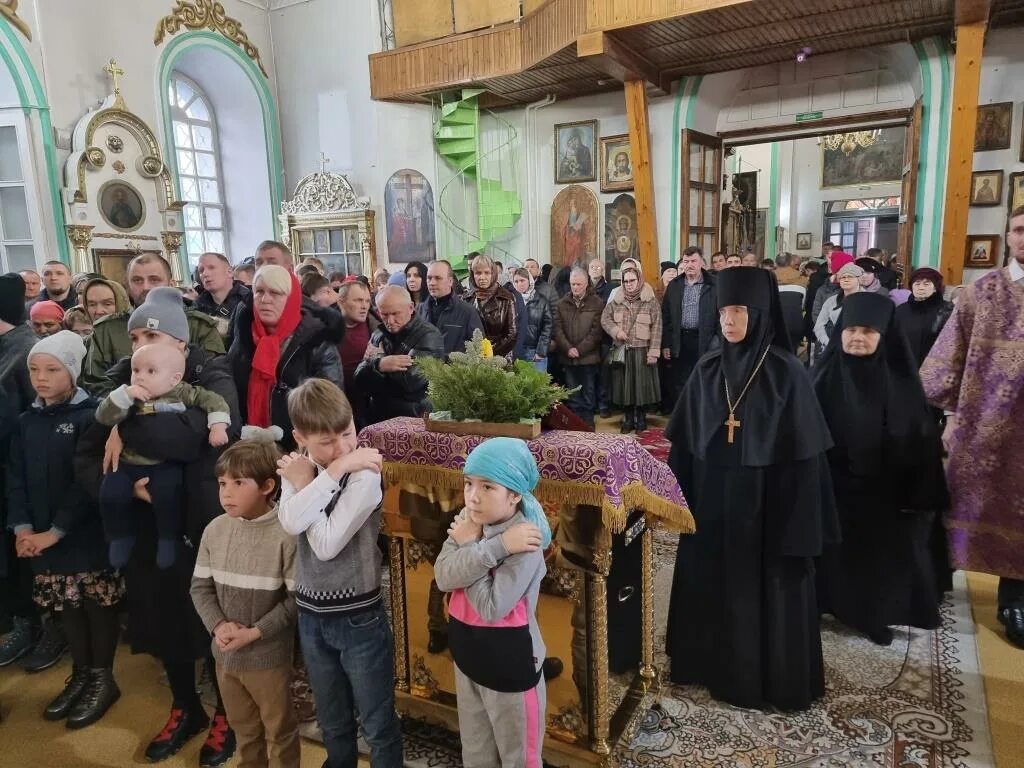 Село зайцево храм василия великого. Храм села зайцево. Храм святителя василия великого зайцево. Храм села зайцево. Село зайцево храм василия великого.
