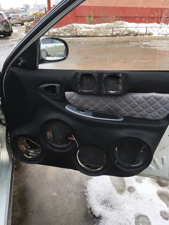 Дверные карты chevrolet lanos 01:05. Обшивка шевроле ланос. Обшивка шевроле ланос. Обшивка салона шевроле ланос. Дверная карта 2007 года шевроле ланос.