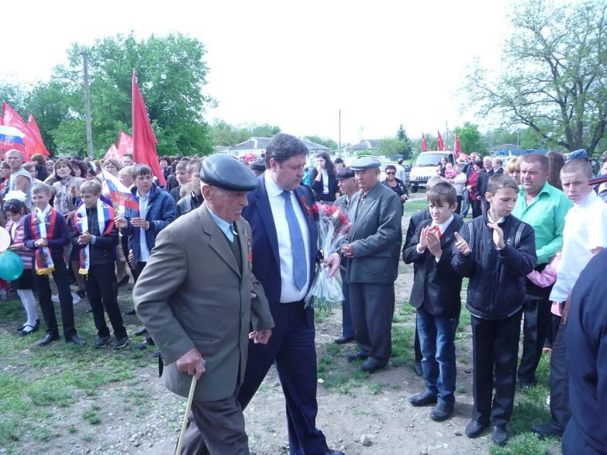 Погода ставропольский край труновский район село труновское. 9 Мая Труновское. Село Труновское Ставропольский 9 мая. Донское Труновский район Союз ветеранов. Ветераны Ставропольского края Труновского р-на с.Кирова.