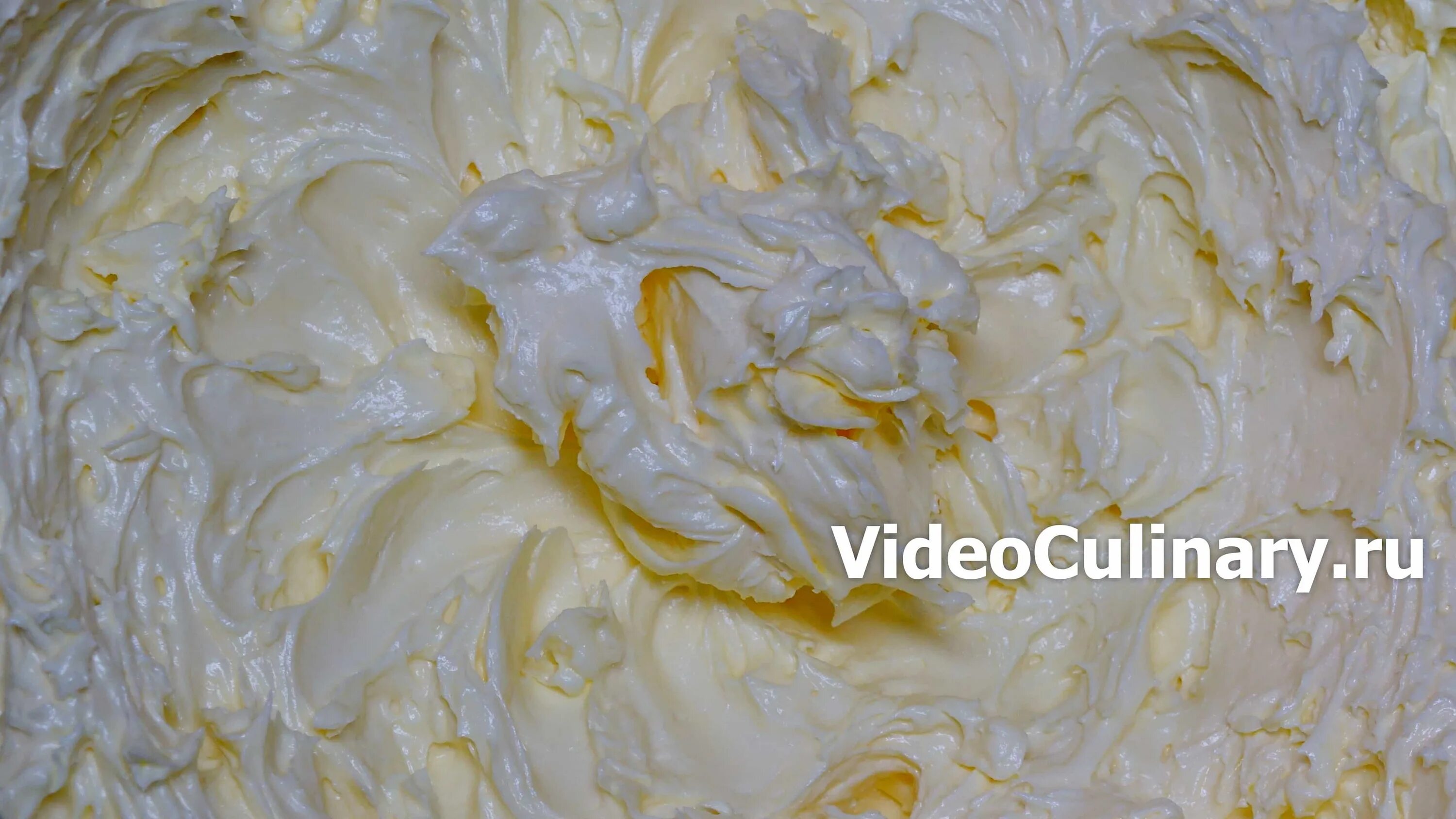 Масляный крем шарлотт. Шарлотт на желтках. Крем шарлот для торта наполеон. Крем шарлотт для торта. Приготовление крема шарлот.