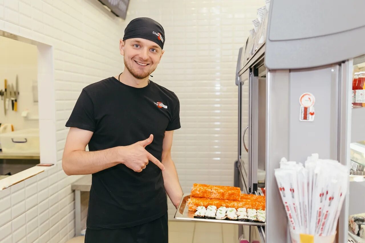 Работа в могилеве повар. Суши повар. сушист. повара сушисты.