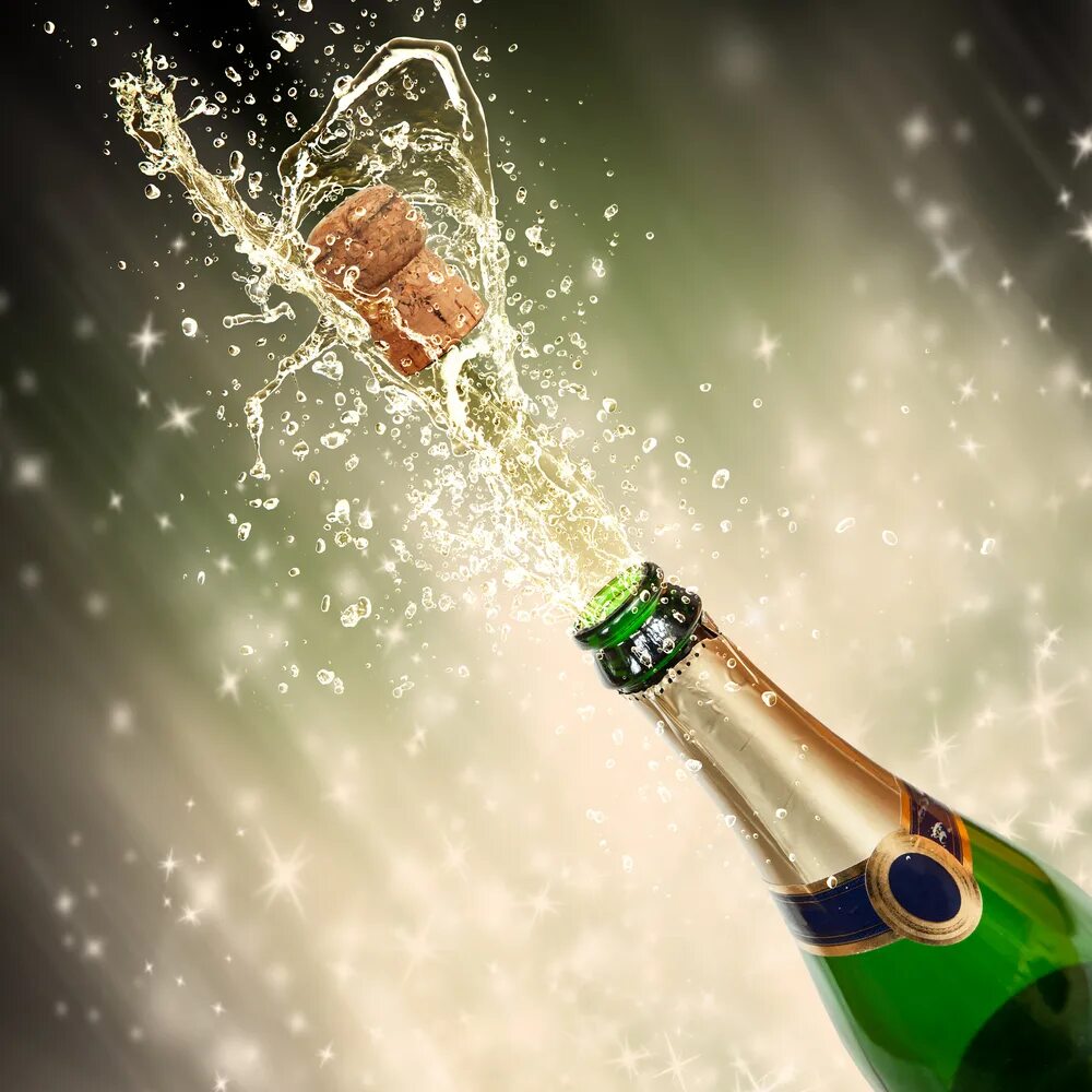 Бутылка с днем рождения мужчине. Бутылка шампанского. Бутылка шампанского открывается. Шампанское в бокале. Бутылка шампанского с брызгами.