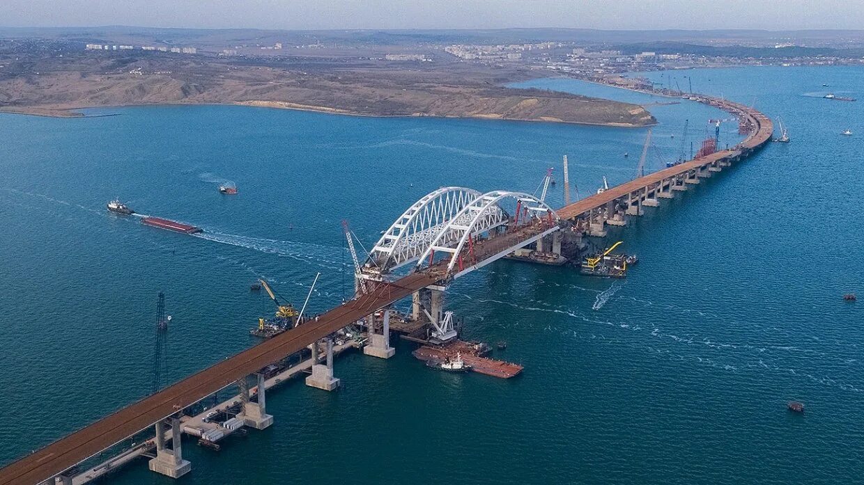 Мост через Керченский пролив. Крымский мост Керчь. Крымский (Керченский) мост. Мост в Крыму через Керченский пролив. Крымский мост является самым длинным в россии