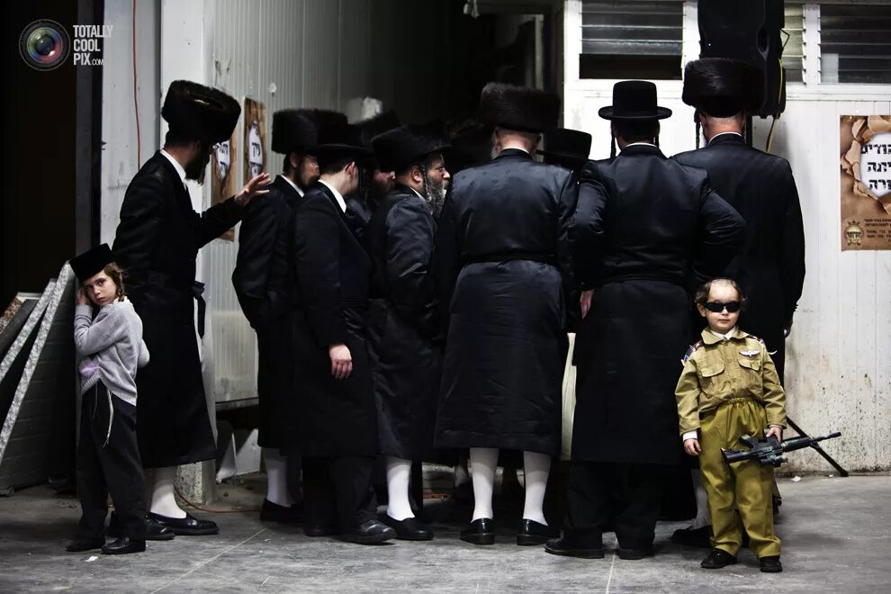 Ортодоксальный еврей кто это такие. Ортодоксальный иудаизм. Ортодоксы в Израиле дети.