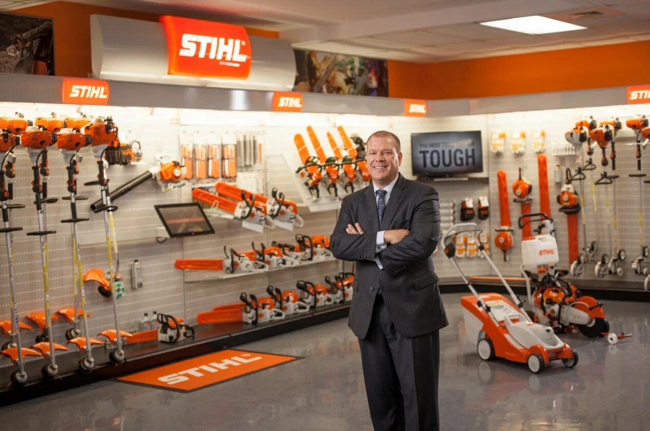 Лет штиль. Николас штиль. stihl реклама. stihl доставка. стенд для инструмента штиль.