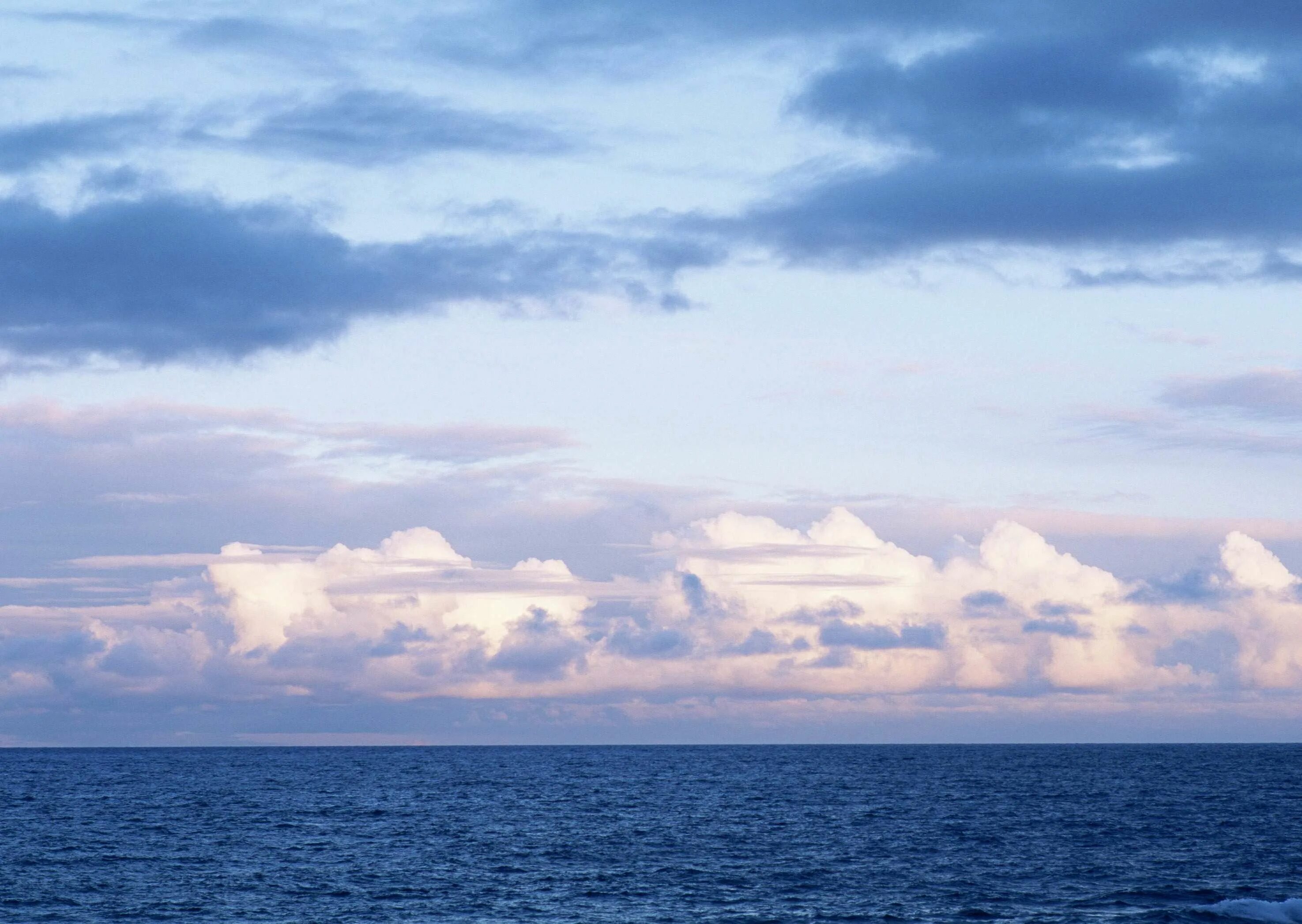 Безбрежное море. Бескрайнее небо фото. Бескрайнее море предложения. Бескрайнее синее небо фото. Фоны для стола бескрайнее небо фото.