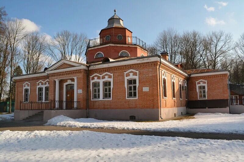 Толстой красный рог. Музей-усадьба Алексея Толстого в Красном Роге. Музей усадьба Алексея Константиновича Толстого. Красный Рог Брянская область музей усадьба Толстого.