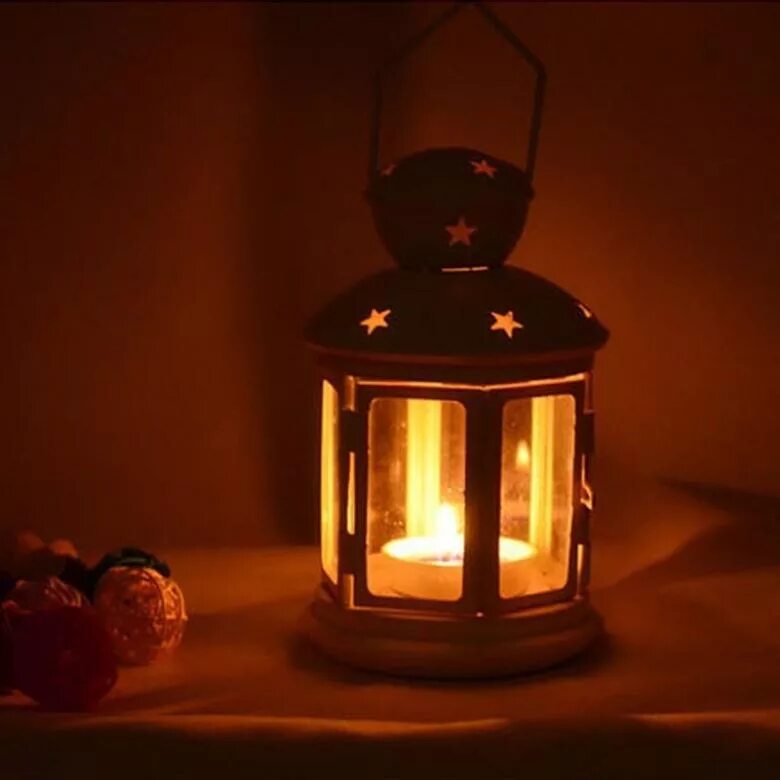 Светильник со свечкой. Светильник свеча. Фонарик старинный. Подсвечник. Светильник уличный свеча.