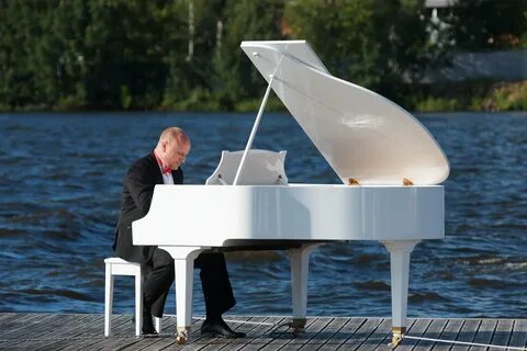 Белый рояль