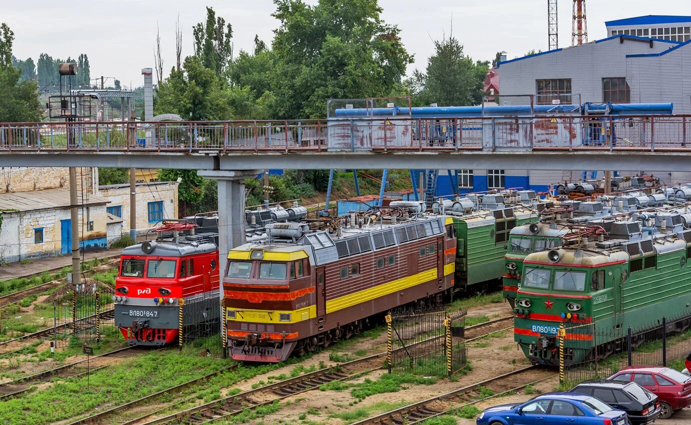 Локомотивное депо электровозы. Вл80с Лиски в депо. Локомотивное депо Лиски. Депо Воронеж 1. Электровозы депо Россошь.