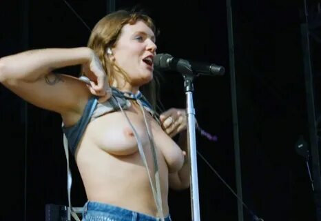 And now, guys, I have some more photos of Tove Lo naked tits to show you! 