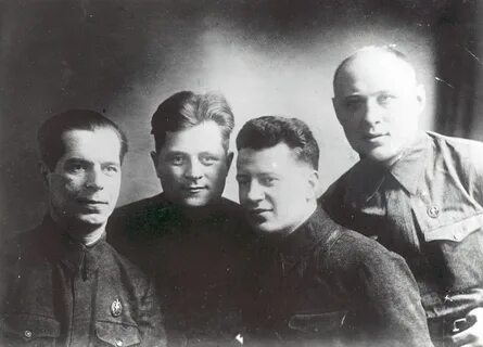 Командир д