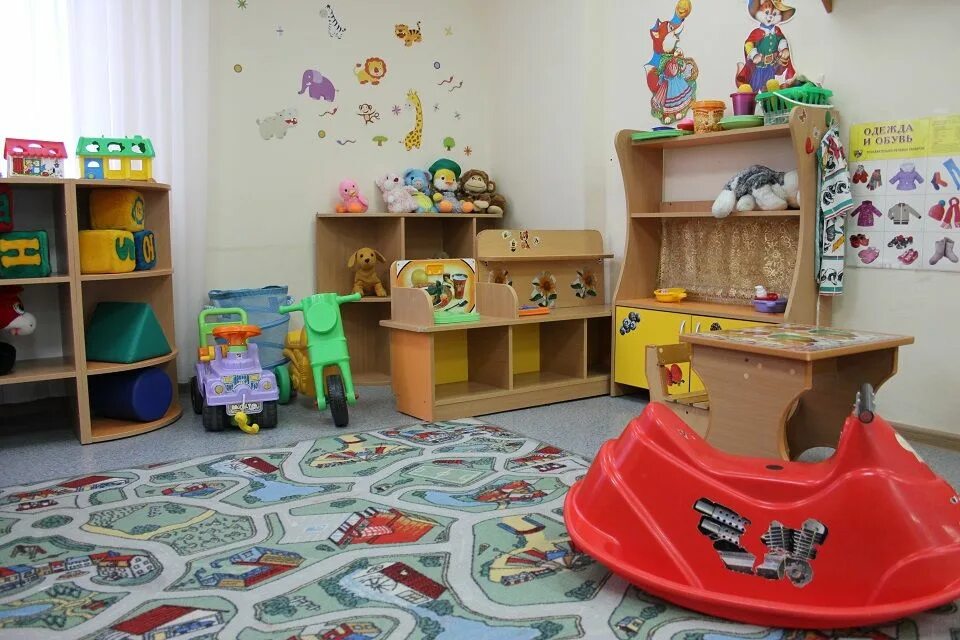 юла верхняя пышма. игровая площадка верхняя пышма в парке. верхняя пышма улица ленина 2. юла верхняя пышма. экспозиция значков в музее.