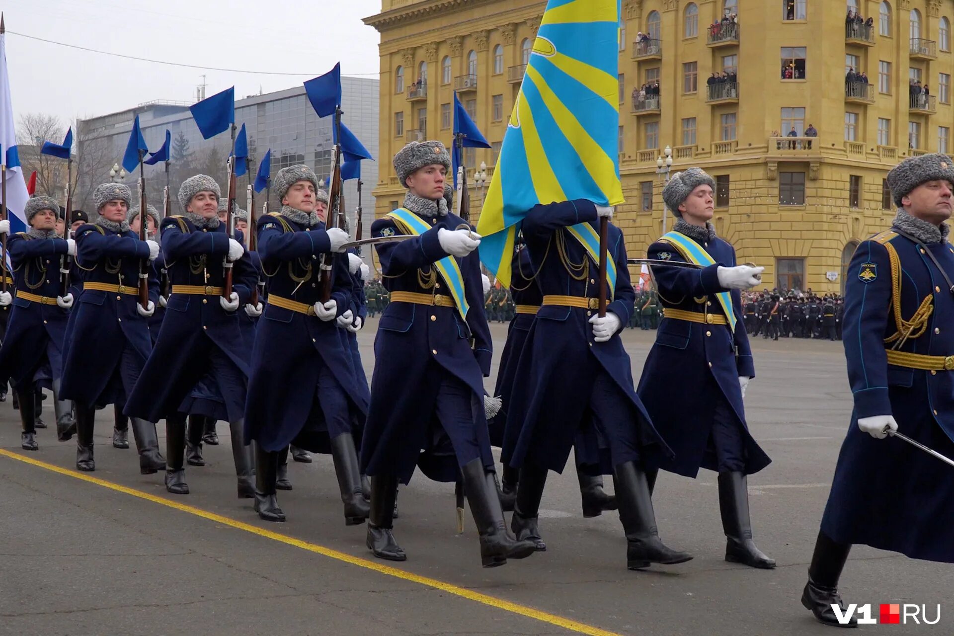 Парад 2 февраля. Парад 2 февраля волгоград. Форма войск на параде. День победы парад. Парад 2 февраля.