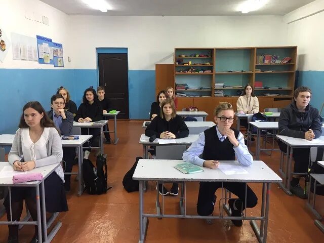 ученицы 10 класса. михайловская школа чувашия. школа 28 февраля. школа 28 февраля. рддм фото.