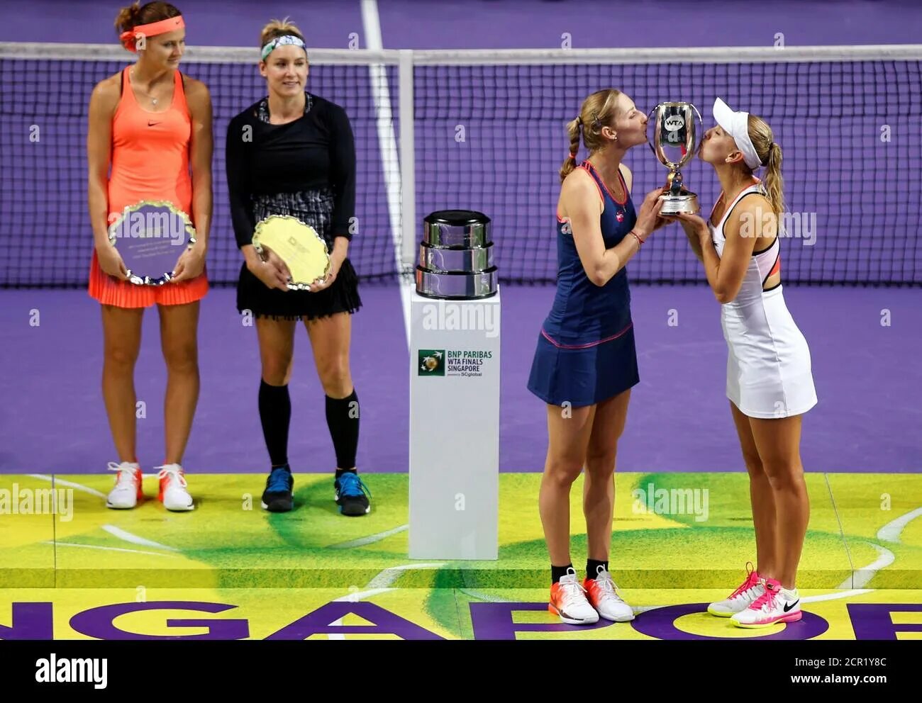 Женский теннисный турнир. Женские турниры по теннису. Wta 250. Женские турниры по теннису. Остапенко теннис 2022.