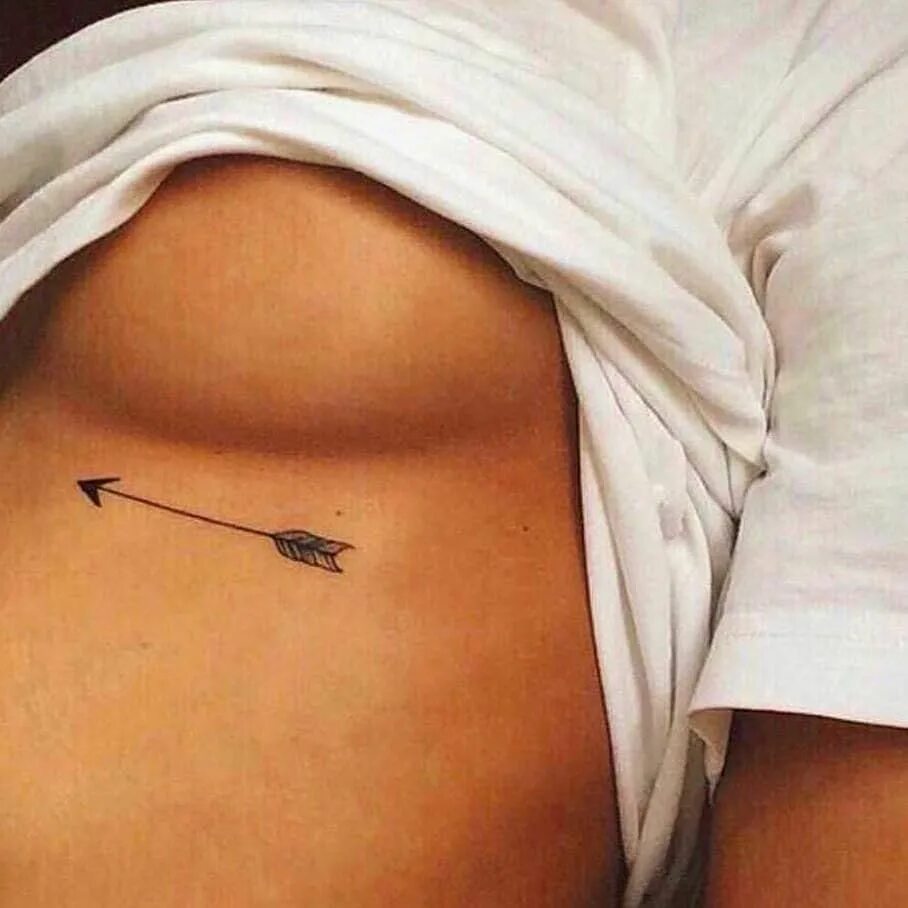 маленькие тату для девушек. тату маленькие на ребрах девушки. тату на ребре маленькая. тату на ребрах. тату маленькие на ребрах девушки.