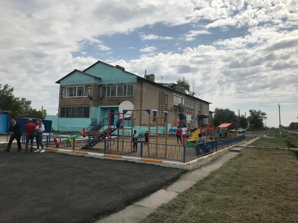 Станция булаево. Северо-казахстанская область район магжана жумабаева г. Станция булаево казахстан. Булаево северо-казахстанская область школа 2. Северо-казахстанская область район магжана жумабаева г.