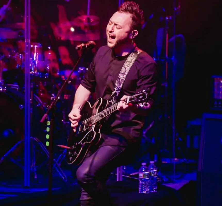 Звери группа 2005. Песня называется звери. Группа звери альбомы. Звери песни список. Песня называется звери.