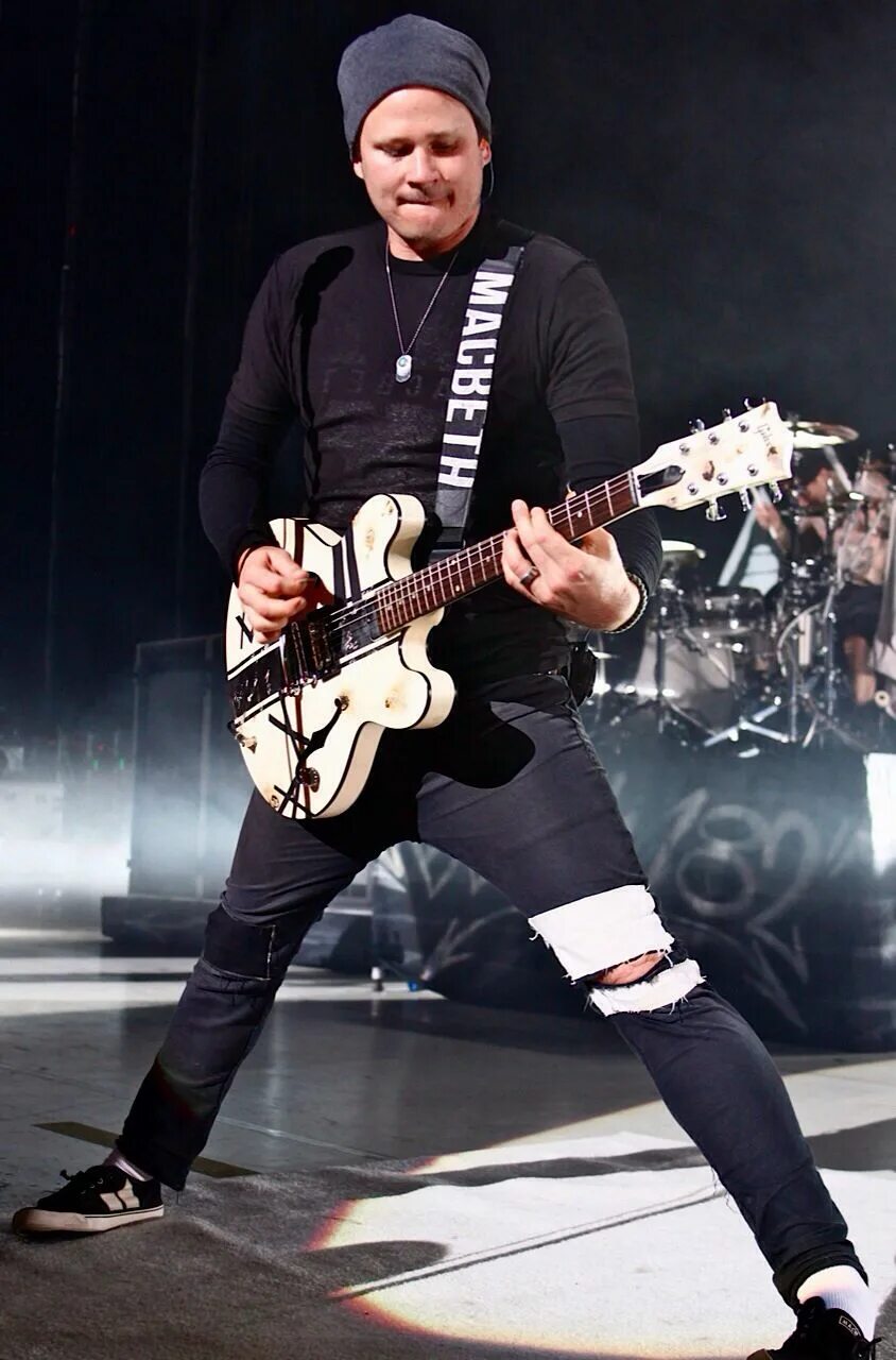 Tom delonge. Tom delonge 182. thomas matthew &quot;tom&quot; delonge. tom delonge 2010.