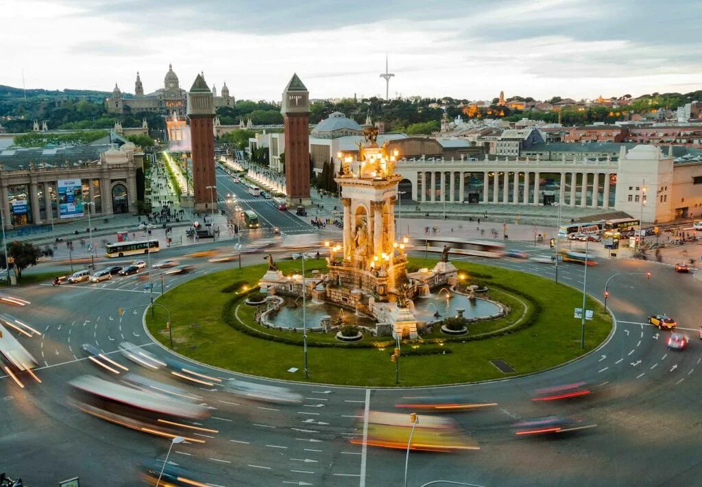 Центр испании. Площадь испании барселона. plaza espana барселона. площадь испании (барселона) площади барселоны. площадь исппнии в барсе.