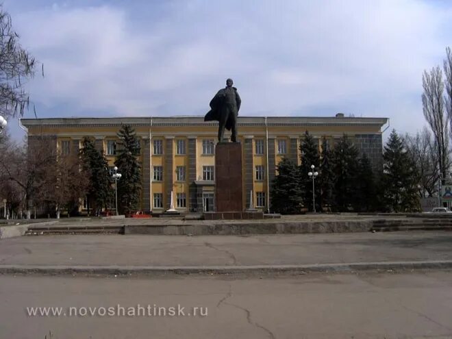 площадь новошахтинска. новошахтинск центр города. площадь новошахтинска. новошахтинск центр города. площадь новошахтинска.