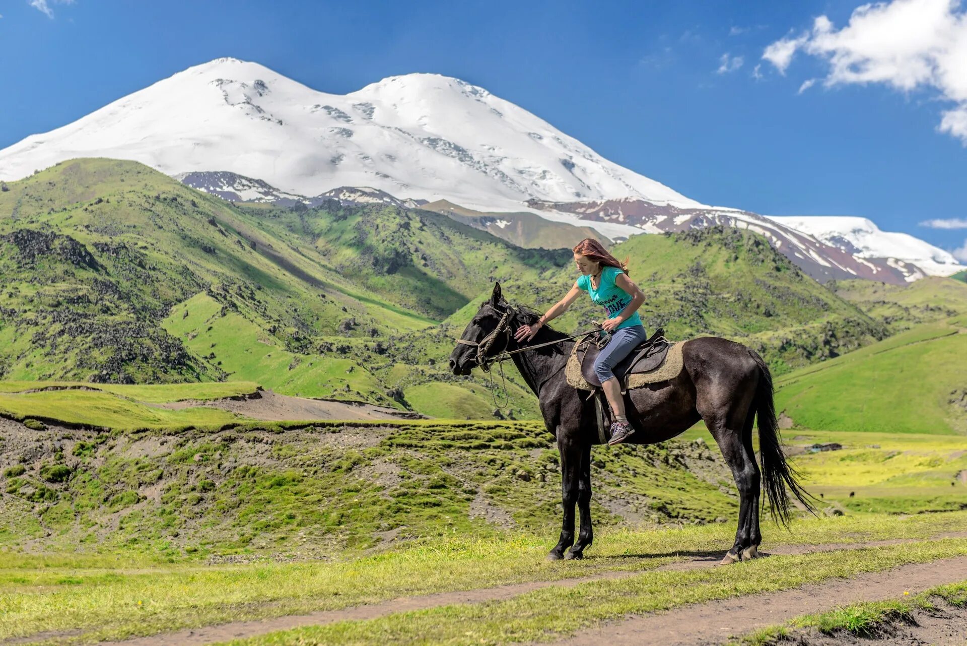 Кабардинские земли. Кабардино Балкария Elbrus. Конные прогулки Кабардино Балкария. Конные прогулки Эльбрус. Карачаево Черкесия конные походы.