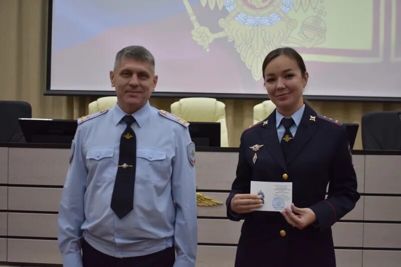 Материальное обеспечение полиции. Материальное обеспечение полиции. Форма сотрудника склада. Мто в полиции. Полиция тюмень машины.