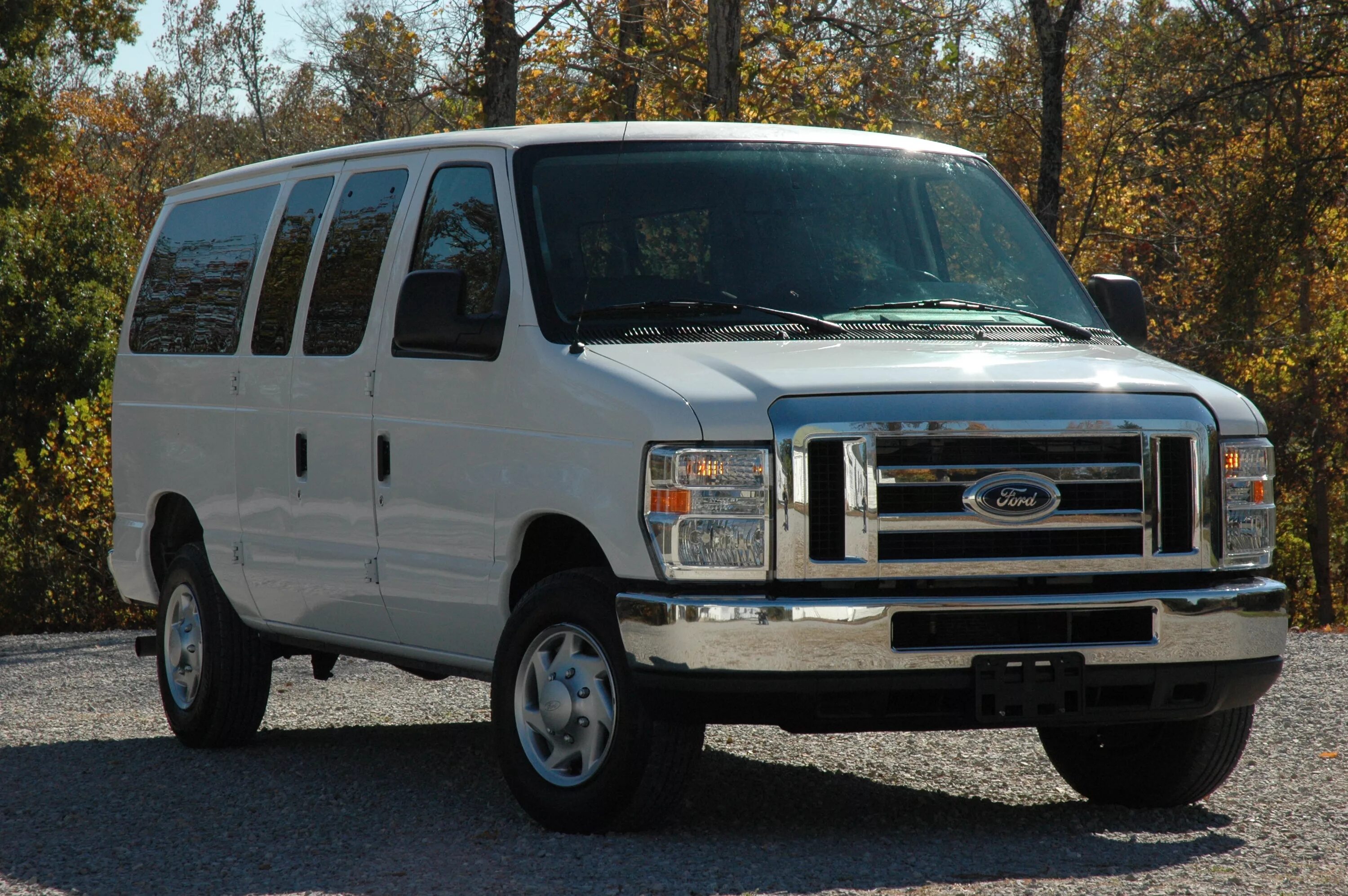 Форд эконолайн купить. Ford Econoline 2009. Форд Эконолайн е150. Форд Эконолайн е350. Ford Econoline 2000.