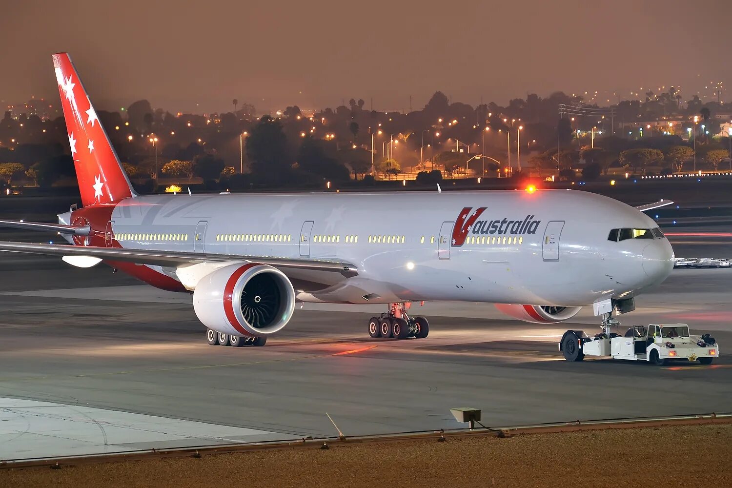 Boeing 777 300er россия. Boeing 777-300. Boeing 777-300er. Boeing 777-300er Air Australia. Боинг 777-300er Россия.