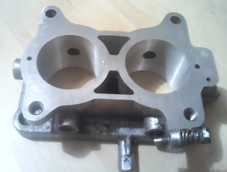 Смеситель гбо солекс ваз. Смеситель гбо на карбюратор к 151. Проставка на карбюратор под газ ваз 2107. Газовая проставка. Газовый смеситель гбо газель.