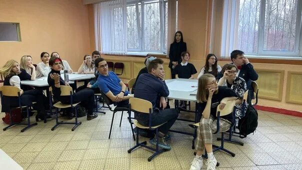 498 гимназия невского. Гимназия 498 санкт-петербург. 498 гимназия невского. Гимназия 498 учителя истории. 498 гимназия невского.