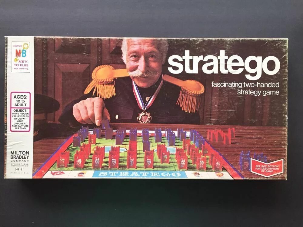 Стратего. Стратего настольная игра. Игры Милтона Брэдли. Stratego Custom. Настольная игра стратего