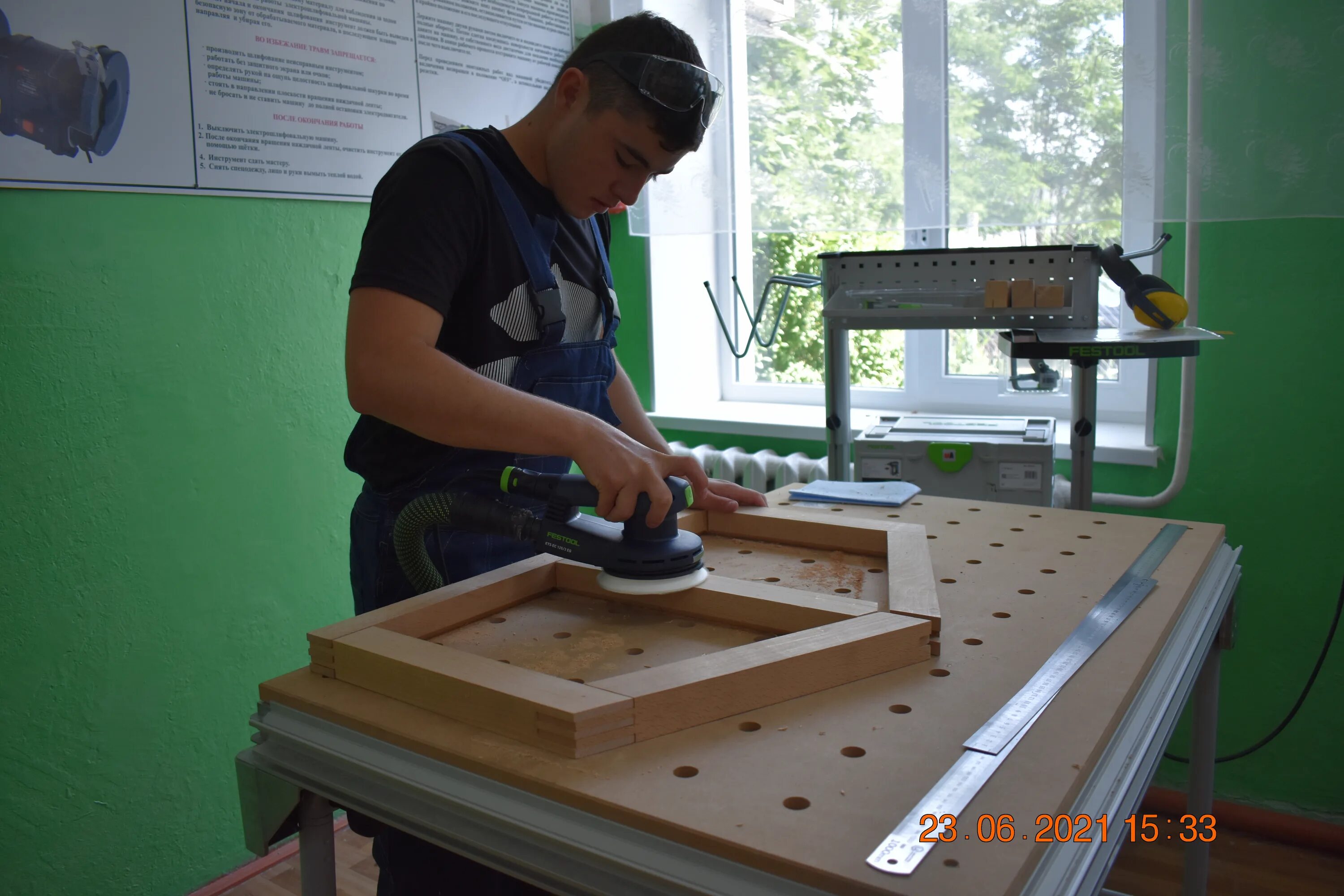 евпаторийский техникум строительных технологий. етстсо евпатория. евпаторийский строительных технологий. 12 февраля 1991 года крым. евпаторийский техникум строительных технологий и сферы обслуживания.