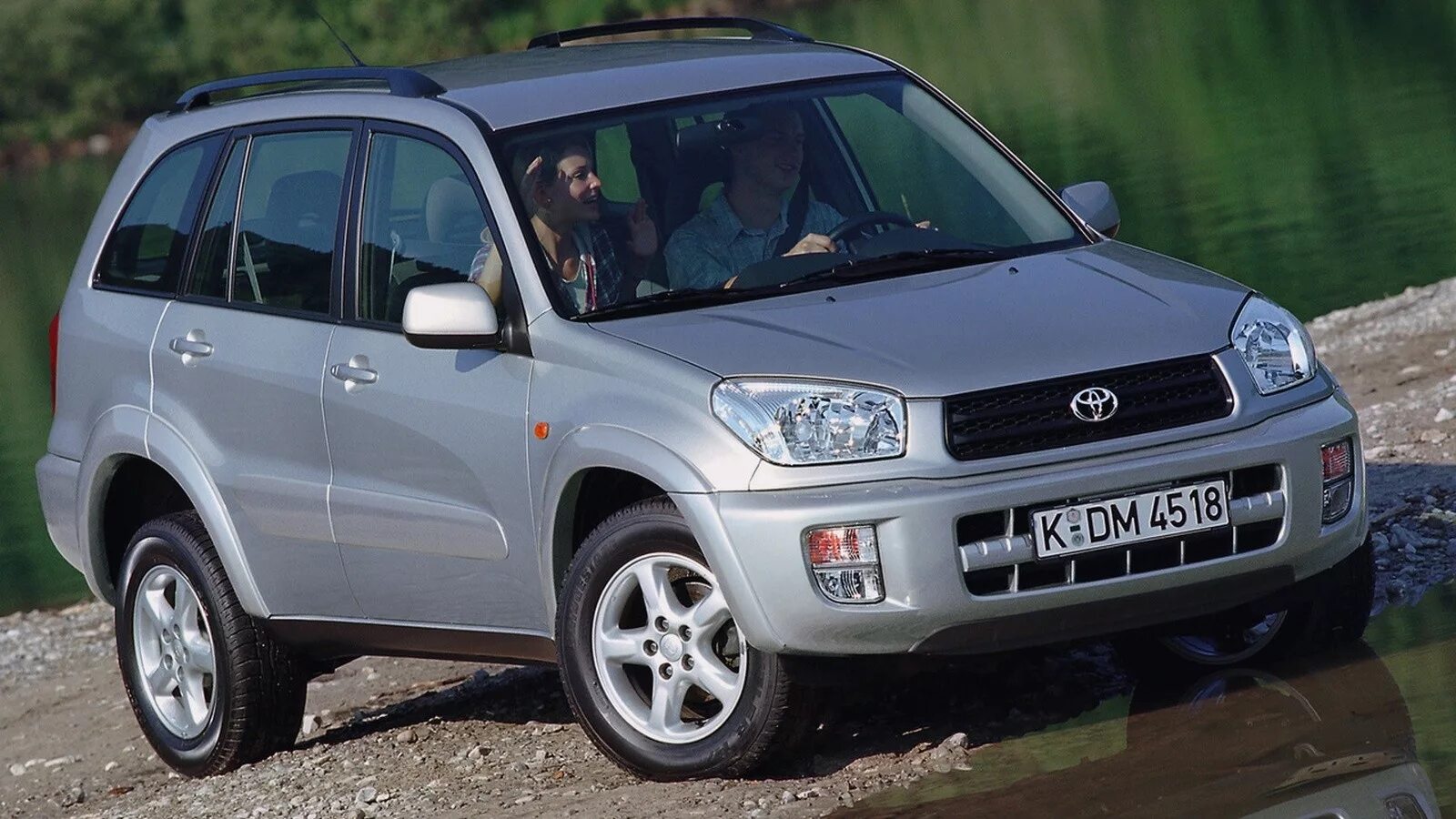 Тойота рав второго поколения. Toyota rav4 2000. Toyota rav4 2 поколение. Тойота рав 4 2000. Тойота рав 4 2000 года.