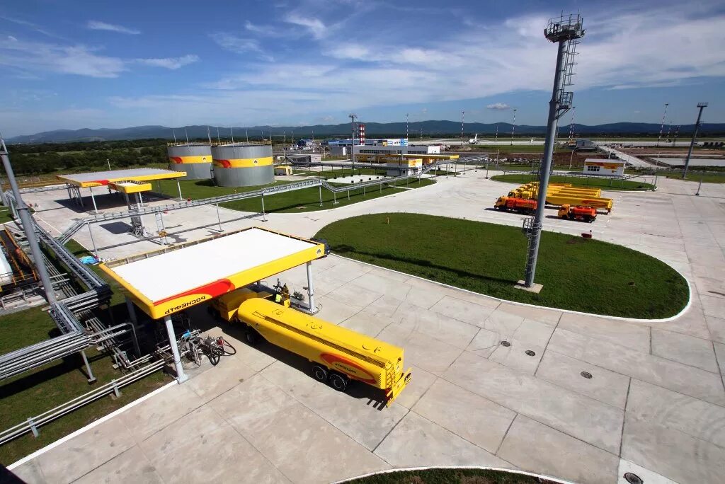 топливозаправочный комплекс аэро шереметьево. топливно заправочный комплекс. топливозаправочный комплекс аэропорта. тзк пулково. склад нефтепродуктов.