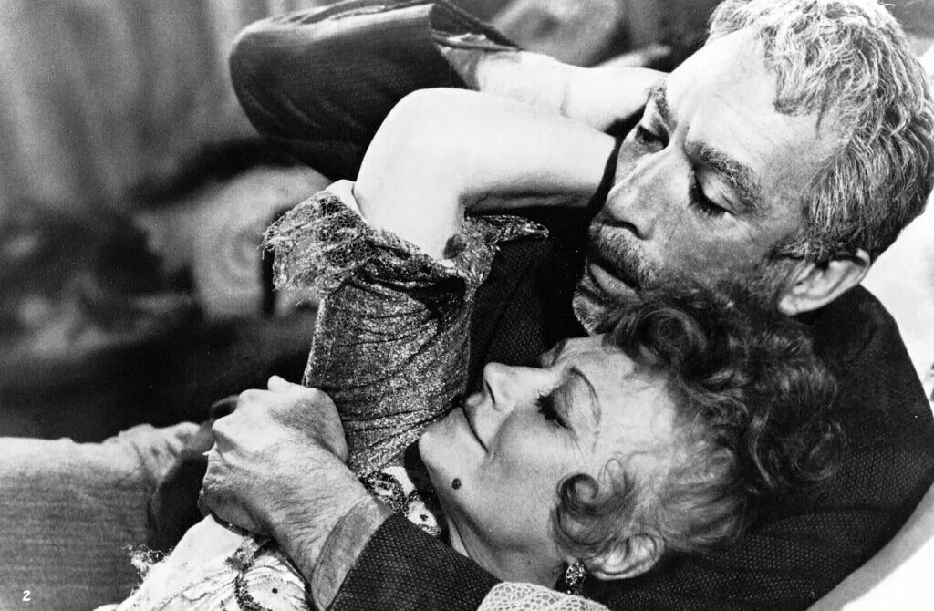 Танец сиртаки в фильме грек зорба. Грек зорба танец. Грек зорба. Грек зорба актеры. Ирен папас грек зорба.