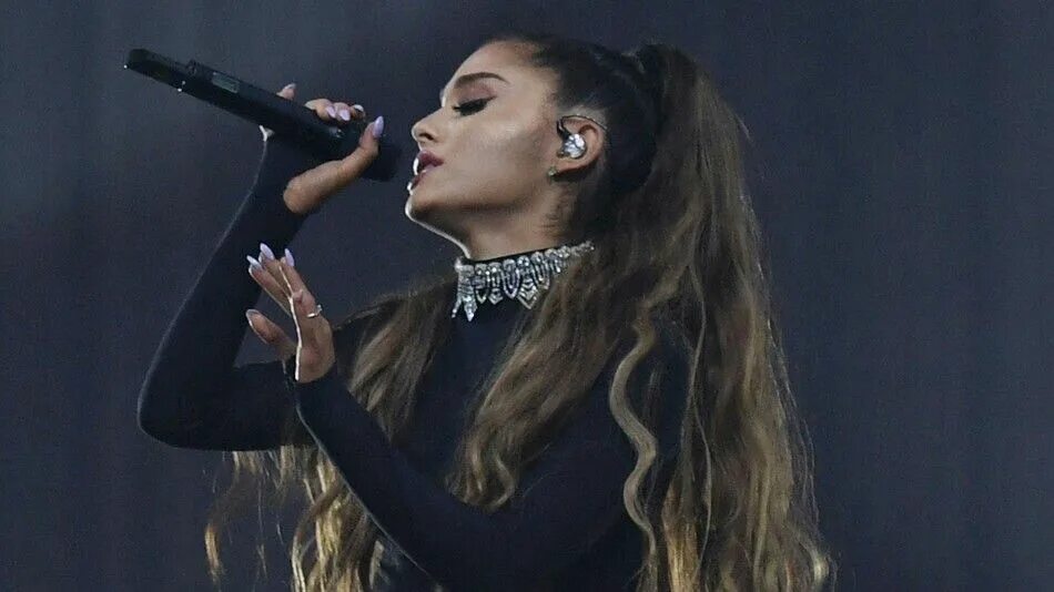 She tour. She tour. Youtube concert ariana grande. She tour. She tour.