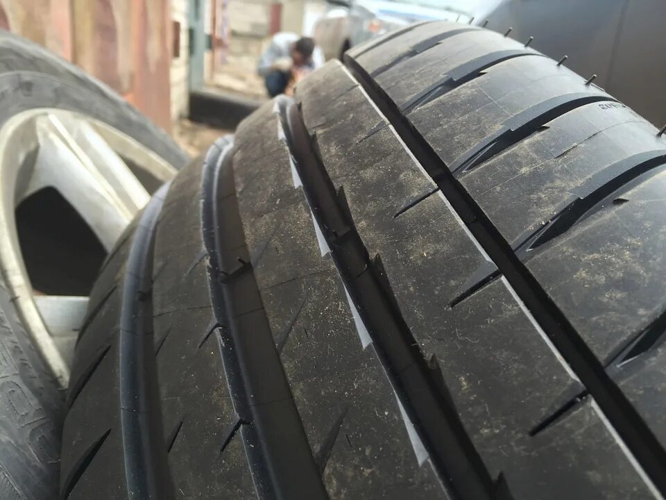 Michelin pilot sport 5 r17. Мишлен пилот спорт 4 225 45 17. Пилот спорт 4 225 45 r17. 225/45 R17. Мишлен пилот спорт 5 205/40 r17.