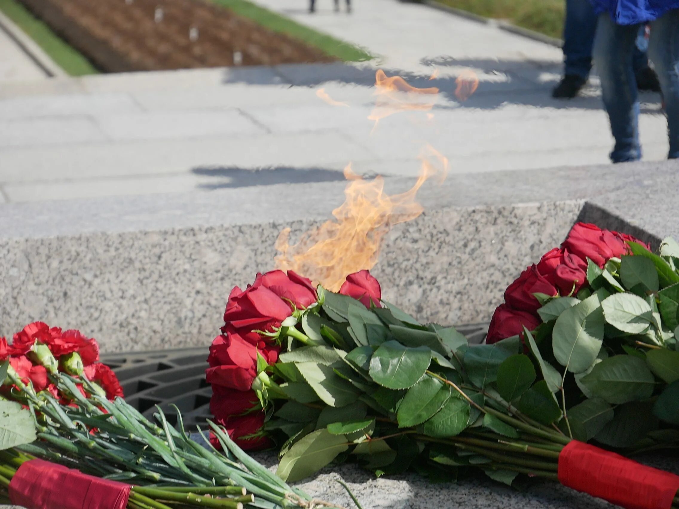 Памяти павших. Память павших в военные годы Оренбург. Посвященных памяти солдатам. Память о Великой Отечественной войны в архитектуре Санкт-Петербурга.