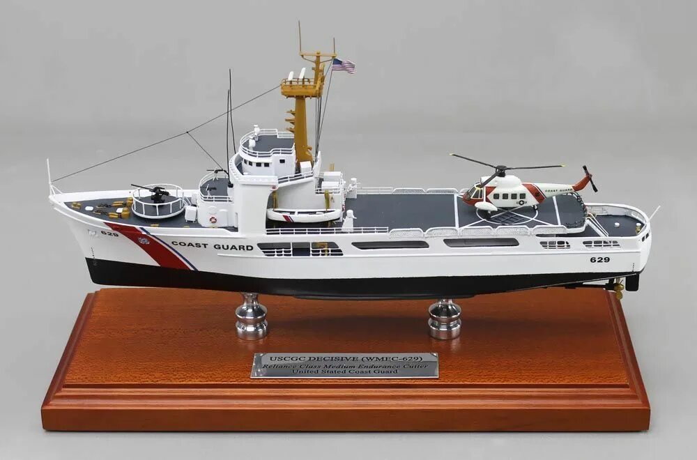 Модель титаника звезда. Coast guard wpb-82347. Якобстад баркентина вега. Модель мейкер. S.