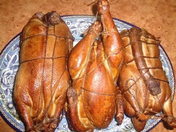 Гусь горячего копчения. Курица горячего копчения. копченый гусь. копченая утка. утка горячего копчения.