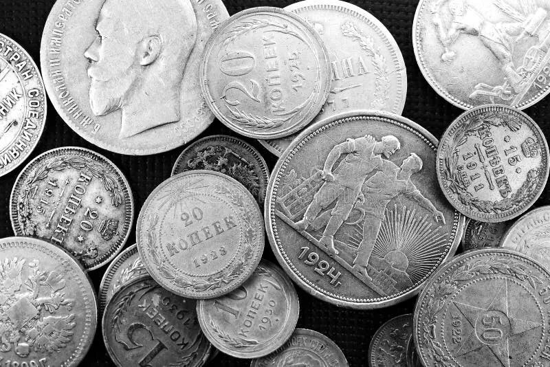 Серебряная монета 4. Старинные иностранные серебряные монеты. Серебряные монеты и сырье. Старые российские серебряные монеты вектор. Серебряная монета с фотообоями.