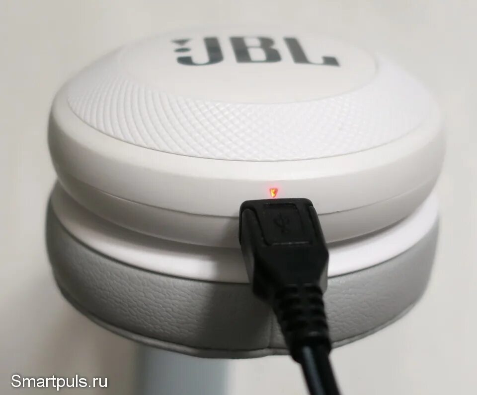 Купить зарядку для беспроводных наушников. Наушники JBL зараткаbluetooth. Наушники JBL зарядка проводная. Зарядка для беспроводных наушников JBL. Зарядка для JBL Tune.