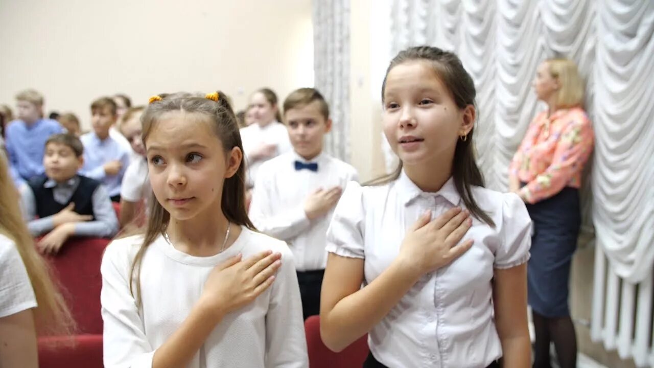 Посвящение в движение первых в школе