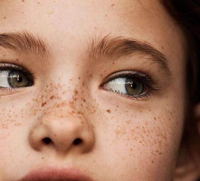 Freckles перевод. Веснушки на лице. Веснушки Эстетика. Рисуем веснушки на лице. Веснушки на лице Эстетика.