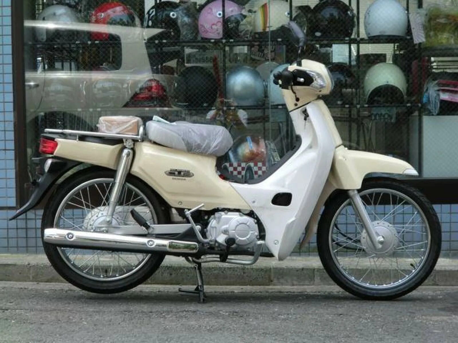 Купить хонда супер каб. Honda super Cub 110. Honda Cub 110. Honda super Cub 2014. Honda super Cub.