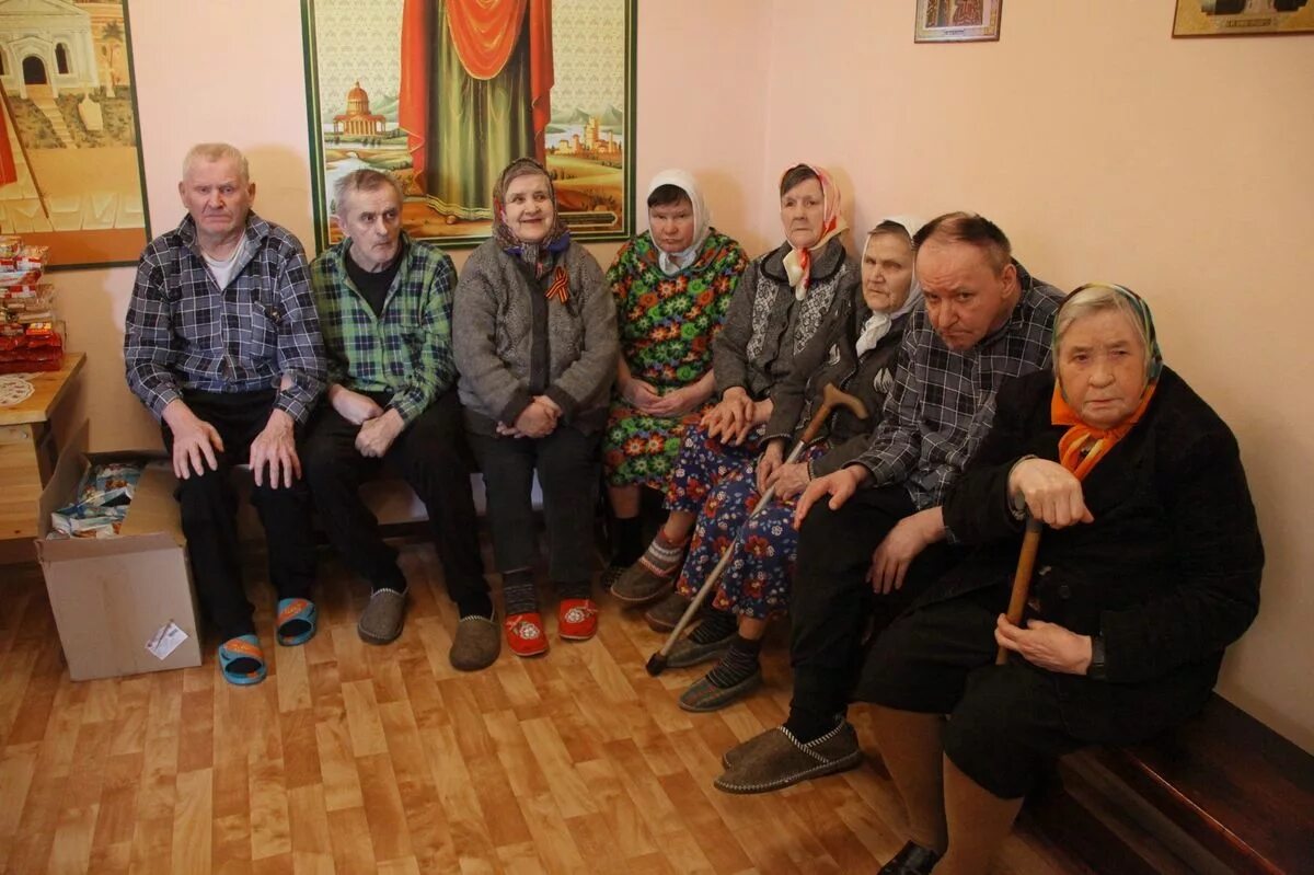 Как сдать старого человека в дом престарелых. Дом престарелых в россии. российские дома престарелых. страшные дома престарелых. дедушка в доме престарелых.