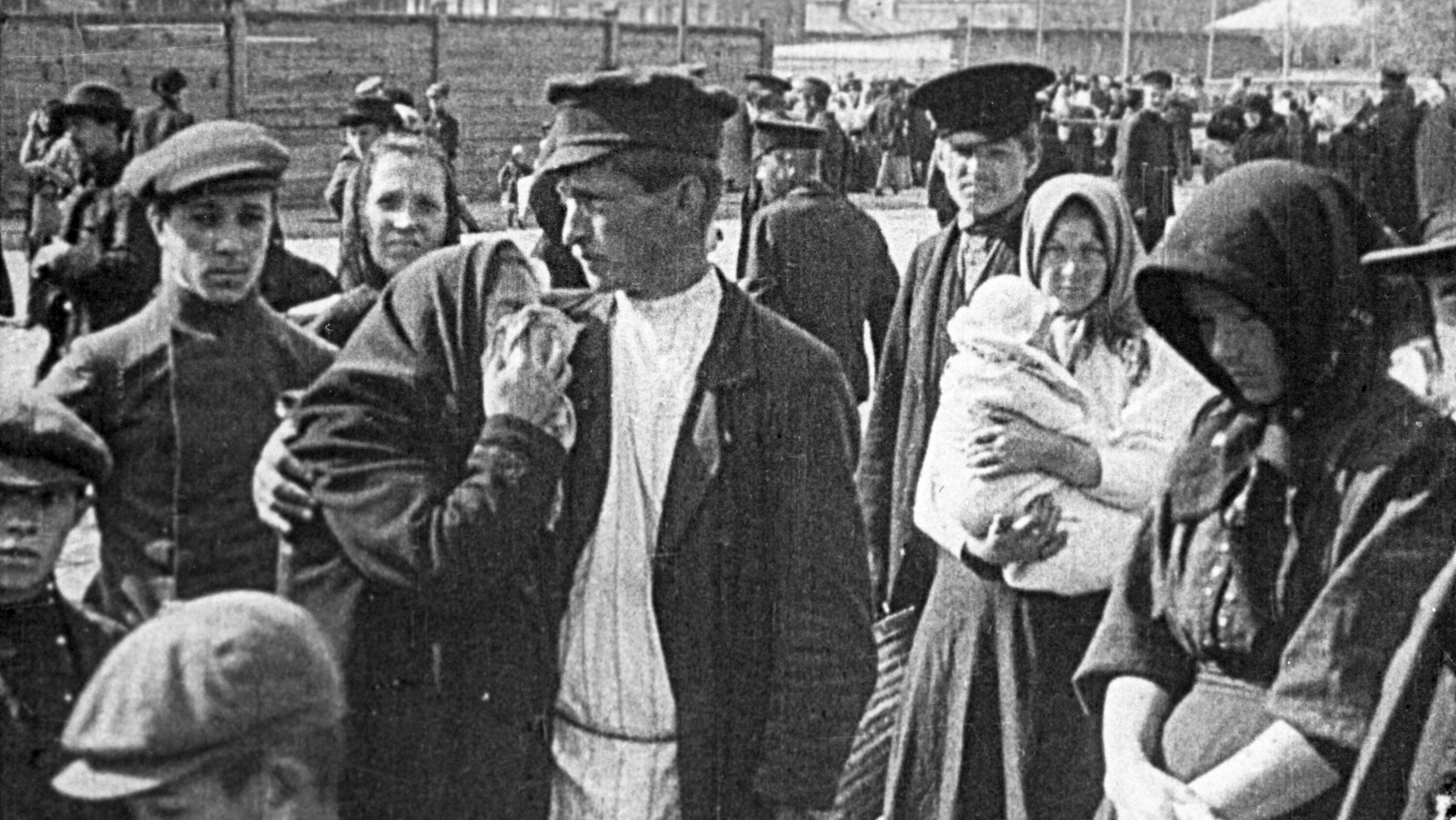 Мобилизация в первую мировую. Всеобщая мобилизация в россии 1914 года. мобилизация в российской империи 1914. мобилизация в россии в годы 1 мировой войны. всеобщая мобилизация первая мировая война.