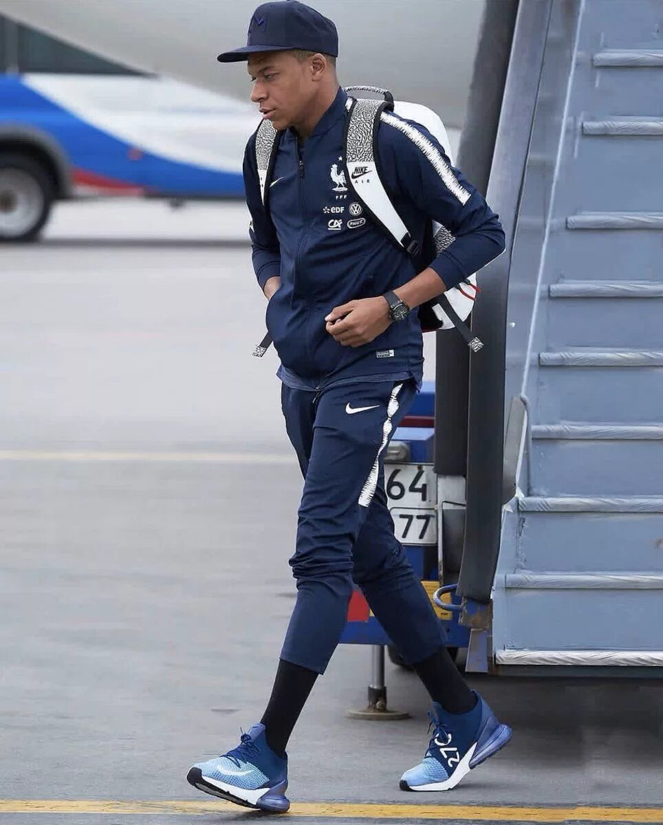 Мбаппе найк. Неймар стиль. Nike Kylian Mbappe. Мбаппе мода. Найк мбаппе